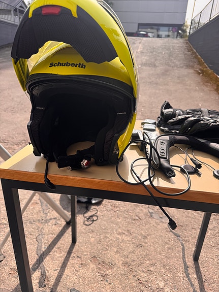 Schuberth + Rukka Gore-Tex ajotakki ja -housut musta/keltainen