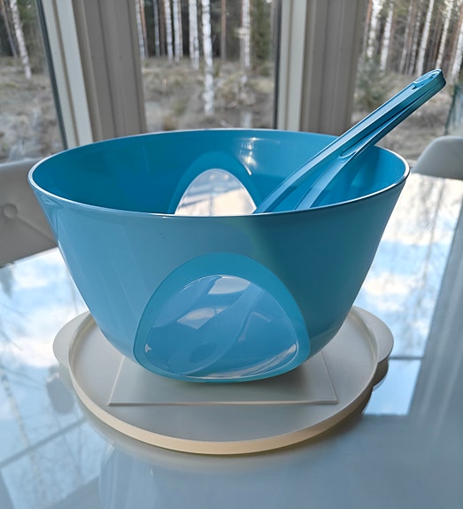 Tupperware kulho 4.3l ja salaattiottimet