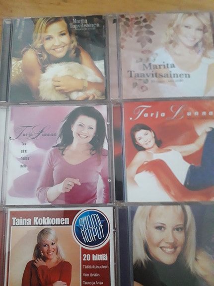 Suomi-iskelmä CD-levyjä naisartisteilta