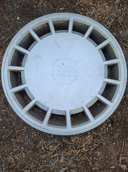 Volvo pölykapseli 15"