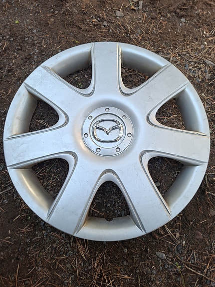 15" Mazda pölykapseli