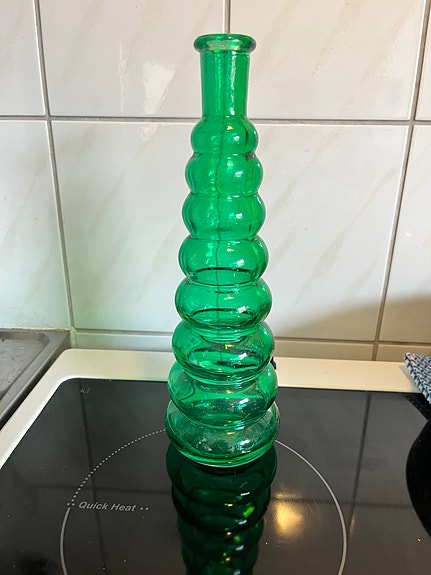 Vihreä lasinen pullo / maljakko