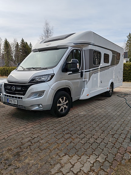 Vuokrataan asuntoauto Carado T447 vuosimalli 2021. Auto sijaitsee Torniossa.