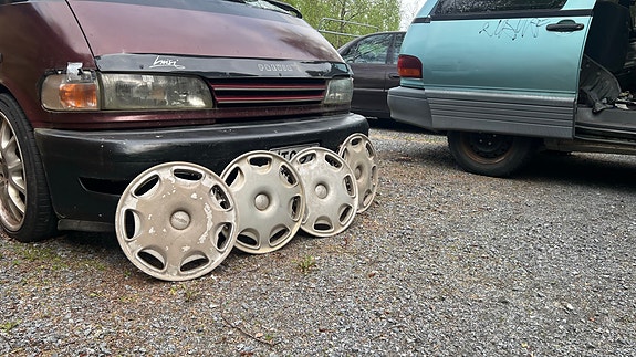 Toyota Previa Pölykapselit Alkuperäiset