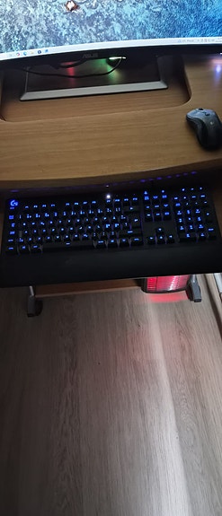 Logitech G 213 pelinäppäimistö