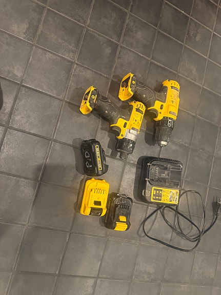 DeWalt DCF610 DCD710 akkuporakoneet ja akkulaturi