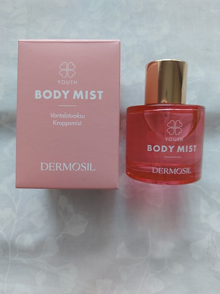 Dermosil Youth Body Mist vartalotuoksu