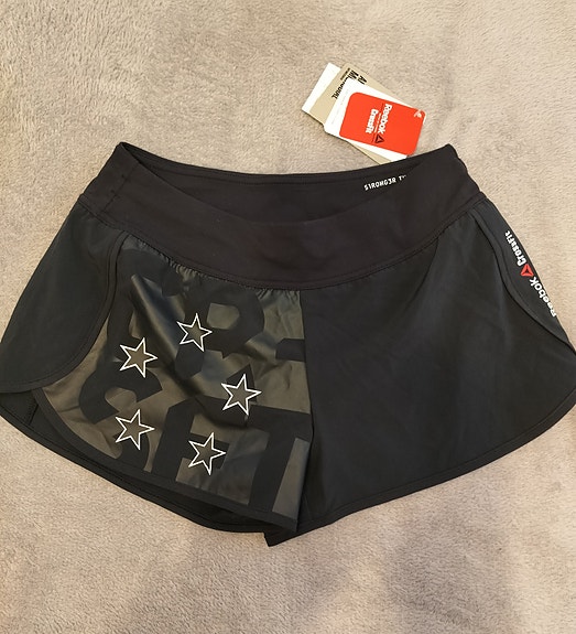 Uudet Reebok CrossFit shortsit 2 on 1