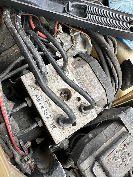Audi a4 b5 ABS-yksikkö / jarrujen hydrauliyksikkö
