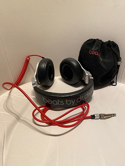 Beats by dr. dre kuulokkeet.