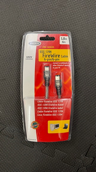 Belkin IEEE 1394 FireWire -kaapeli 6-pin/6-pin 1,8 m