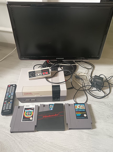 Nintendo, ohjain, näyttö ja pelit