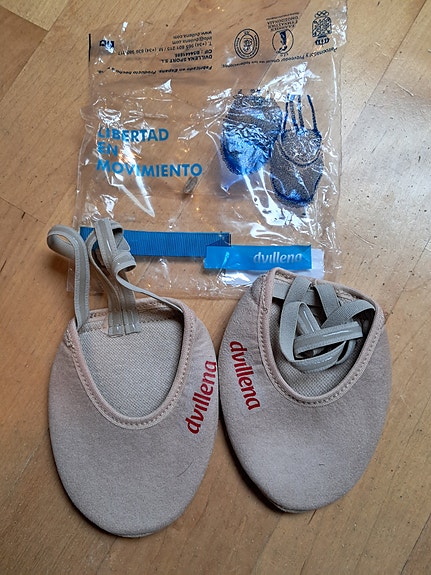 Dvillena voimistelun tossut koko 39 beige
