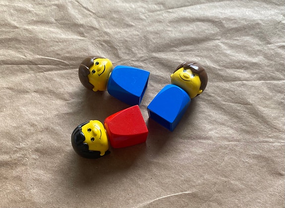 Vintage LEGO Basic Figure Blue and Red Finger Puppet Figuurit (3kpl)