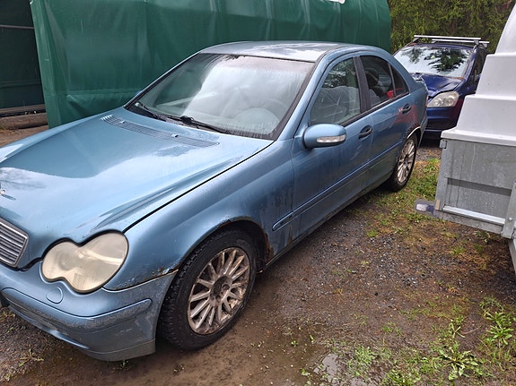 Mercedes-Benz C200 CDI osina.