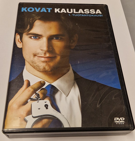 Kovat kaulassa 1. ja 2. tuotantokausi