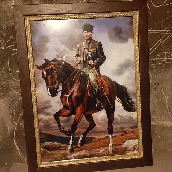 Ataturk kuva todella iso ja hieno
