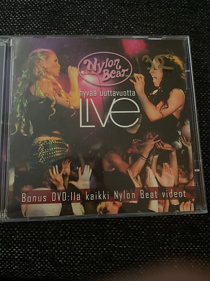 Nylon Beat – Hyvää uuttavuotta LIVE CD + DVD