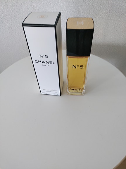 Chanel N°5 hajuvesi
