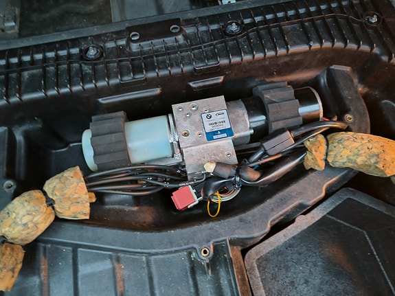 Bmw e93 avoauton katon hydraalipumppuja 2x