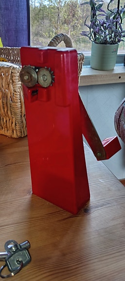 Retro purkinavaaja seinälle