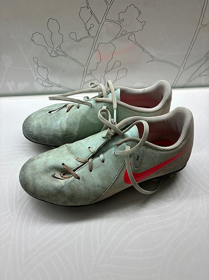 Nike nappikset 36?