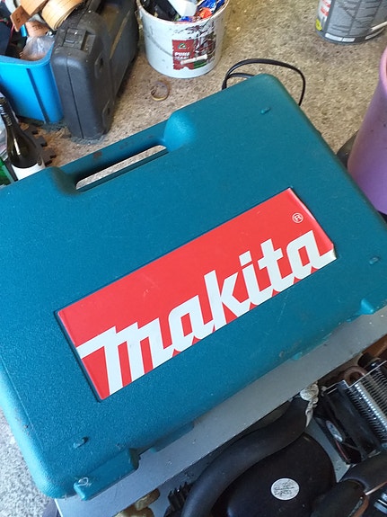 Makita 6270D 12V akkuporakone salkulla