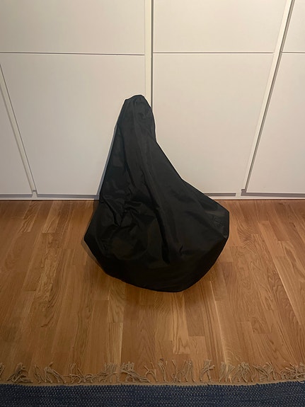 Gubi säkkituoli musta