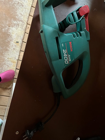 Bosch AHS 4200 pensasleikkuri