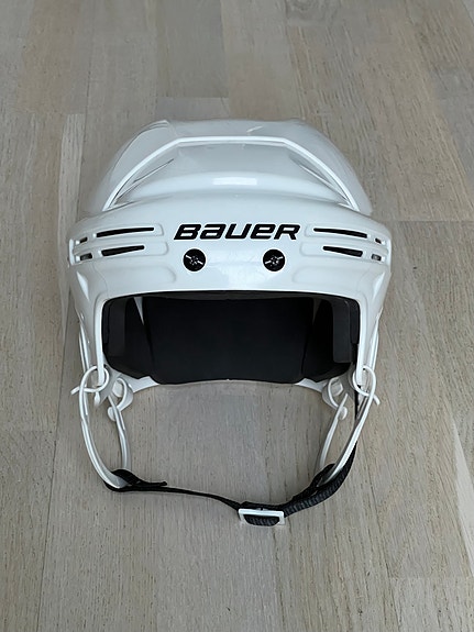 Bauer 2100 jääkiekkokypärä koko JR