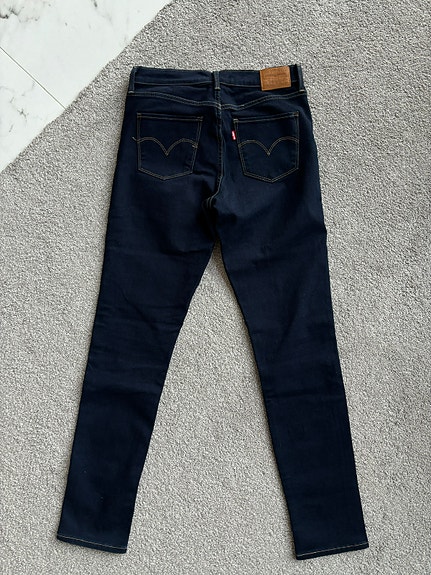 Levi’s 311 Shaping Skinny farkut 28/30 super stretch 💙