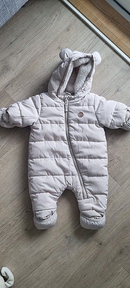 H&M kerman värinen toppahaalari vauvalle  56