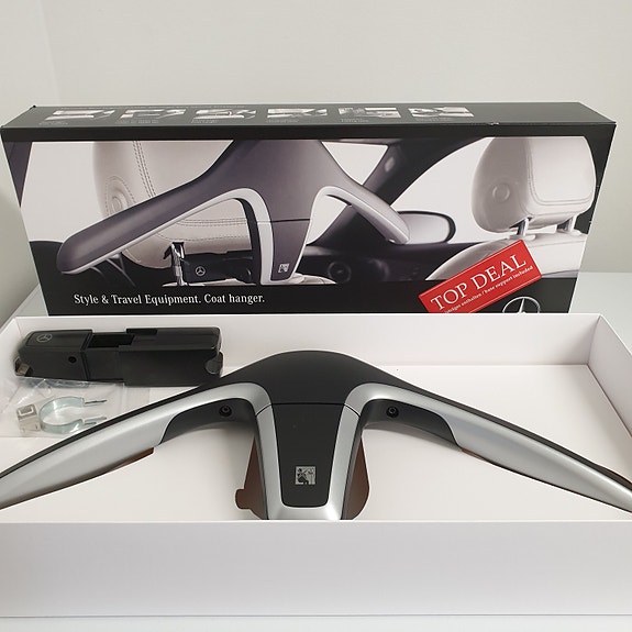 Mercedes-Benz vaateripustin autoon