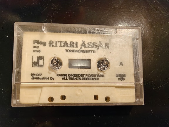 Ritari ässän toivekonsertti -C-kasetti