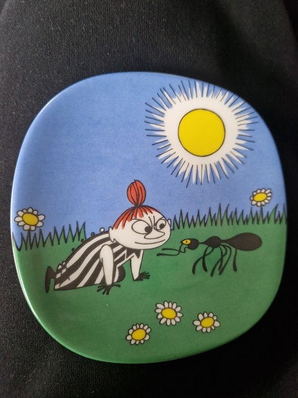 Muumi seinälautanen: Pikku Myy ja muurahainen (1995-1997)