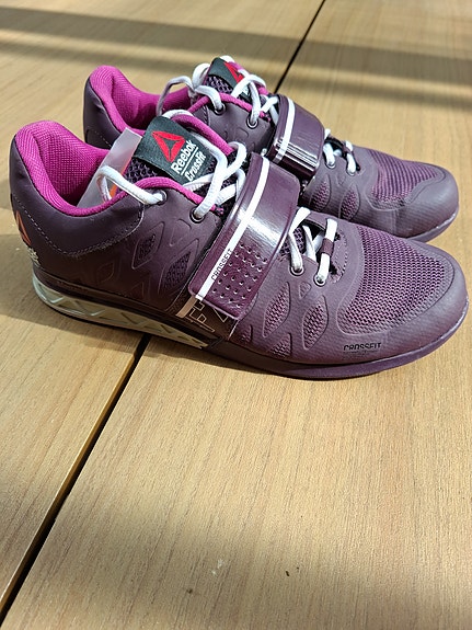 Naisten Reebok painonnostokengät koko 40