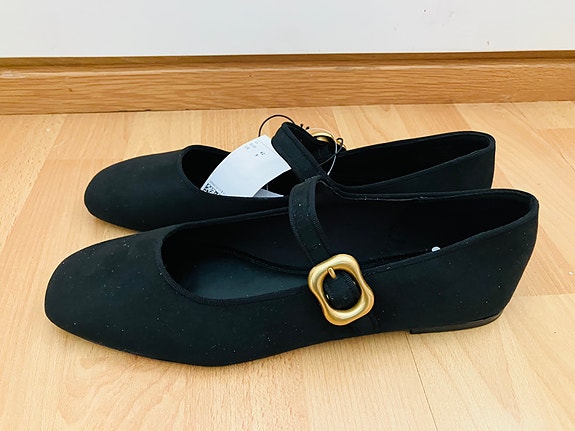 HM uudet ballerinat 42