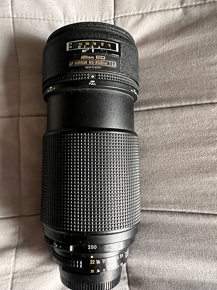 Nikon AF Nikkor 75-300mm zoom-objektiivi