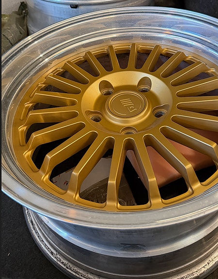 Motegi Racing leveälippaiset vanteet 17” 5x120