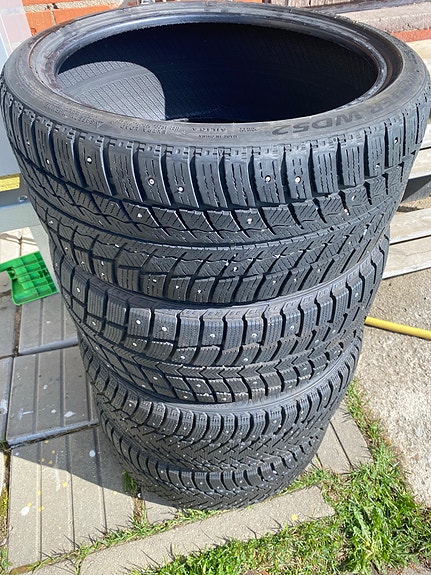 Nastarenkaat  225/40/r18