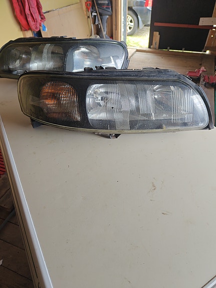 Volvo ajovalot, takavalot ja sisävaloyksikkö