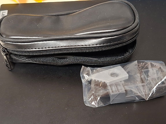 Braun partakoneen laukku ja puhdistusharjat