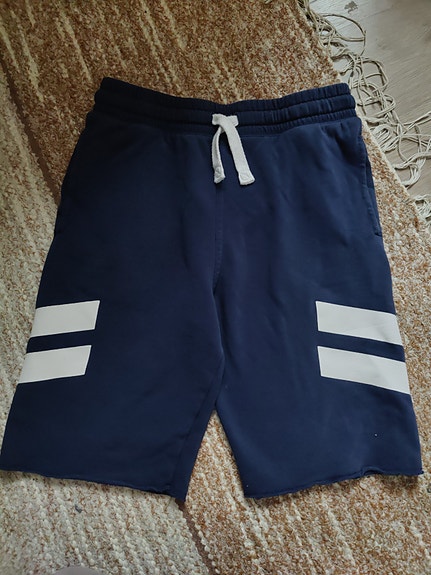 siniset shortsit 152