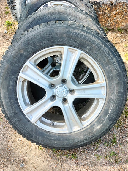 Alumiinivanteet SUV kumeilla