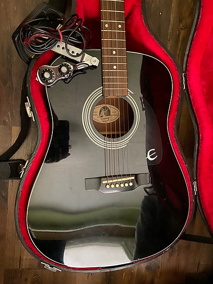 Epiphone akustinen kitara musta. PR200B