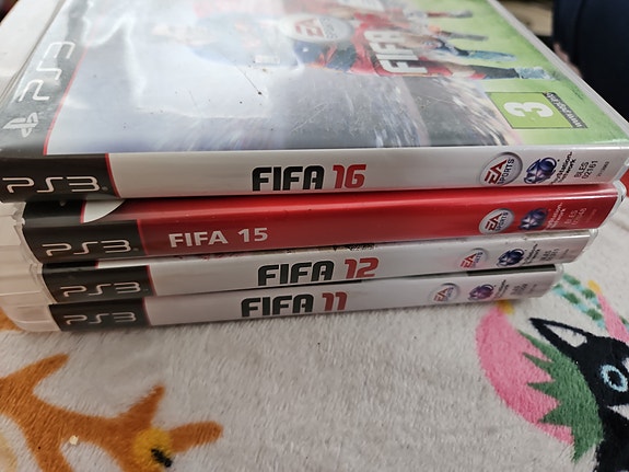 Playstation 3 FIFA 11, 12, 15 ja 16 pelit