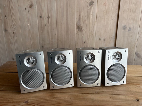 Philips kaiuttimet 4 kpl