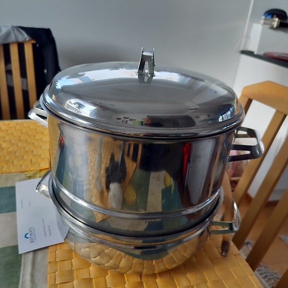 Teräksinen mehumaija / mehustin letkulla