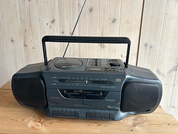 Philips stereosarja CD-kasettisoitin ja radio