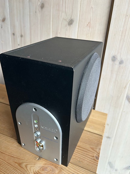 Creative subwoofer kaiutin